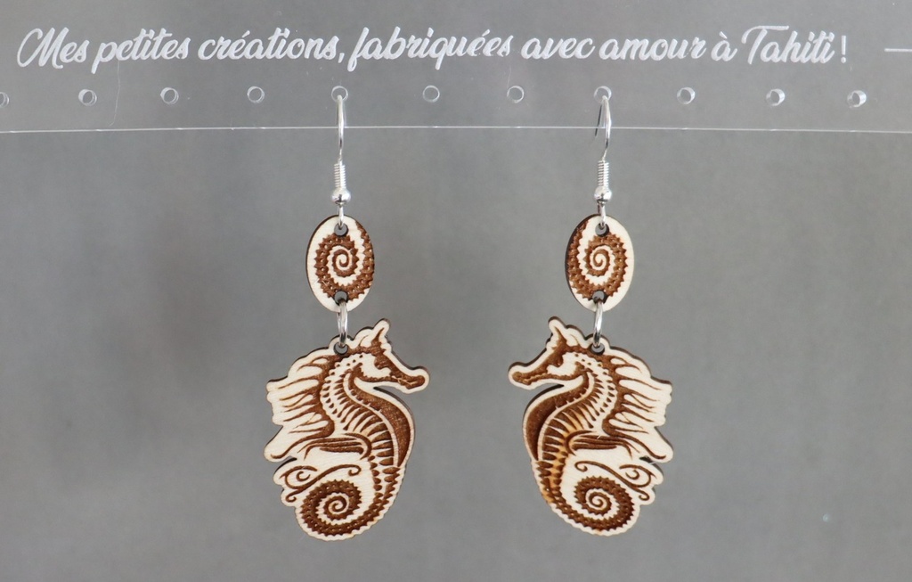 Boucles d'oreilles hippocampe bois