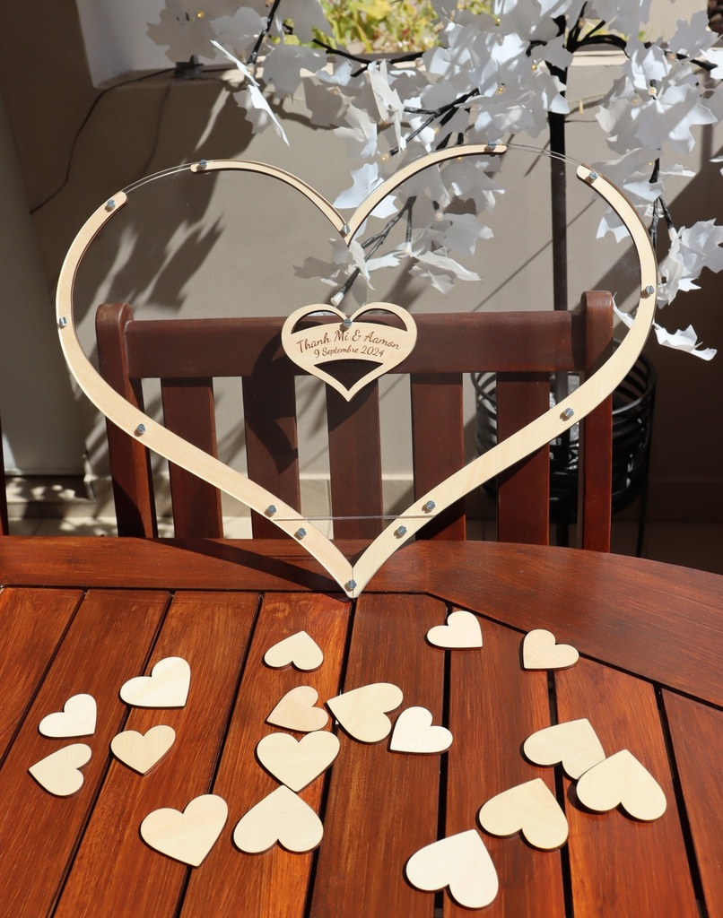 Livre d'or en cœur acrylique & bois personnalisé