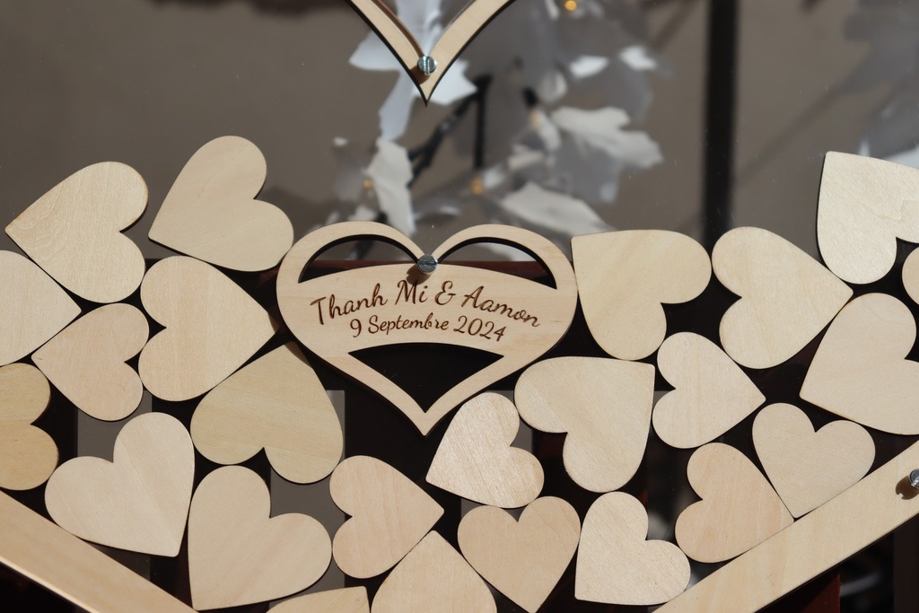 Livre d'or en cœur acrylique & bois personnalisé