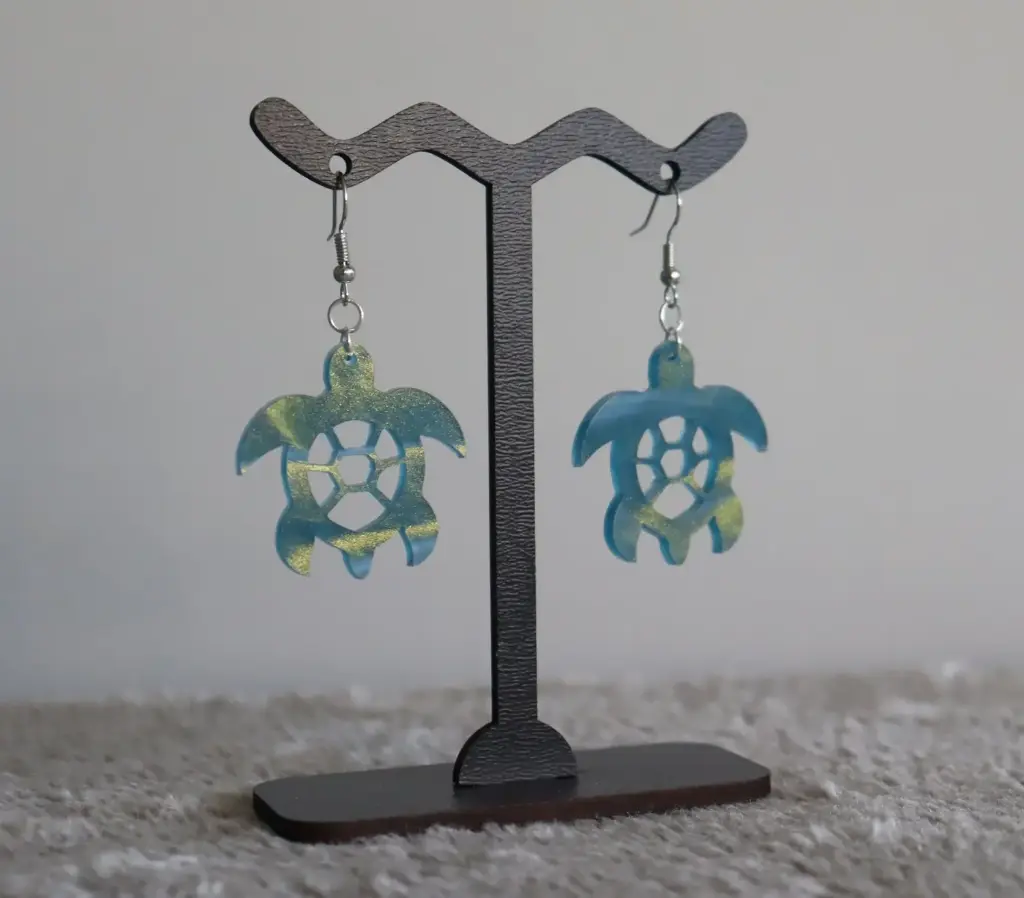 Boucles d'oreilles tortue acrylique bleue Navy acrylique