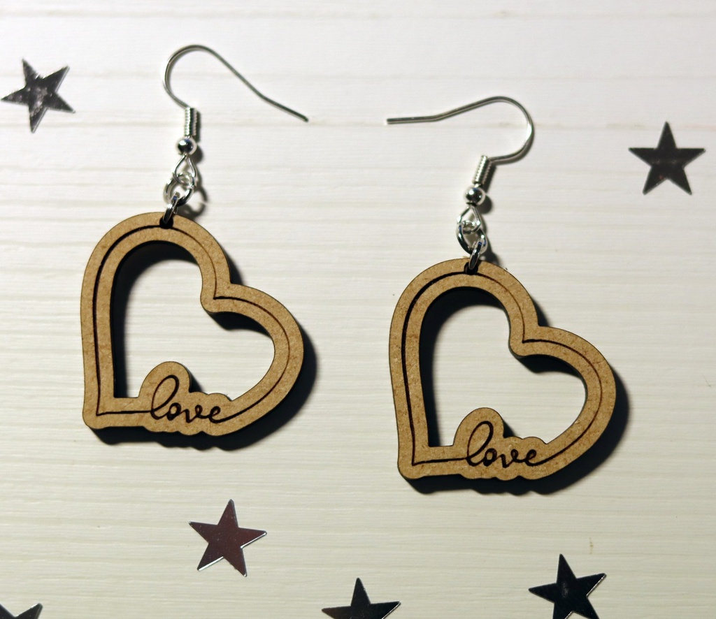 Boucles d'oreilles cœur "love" en bois