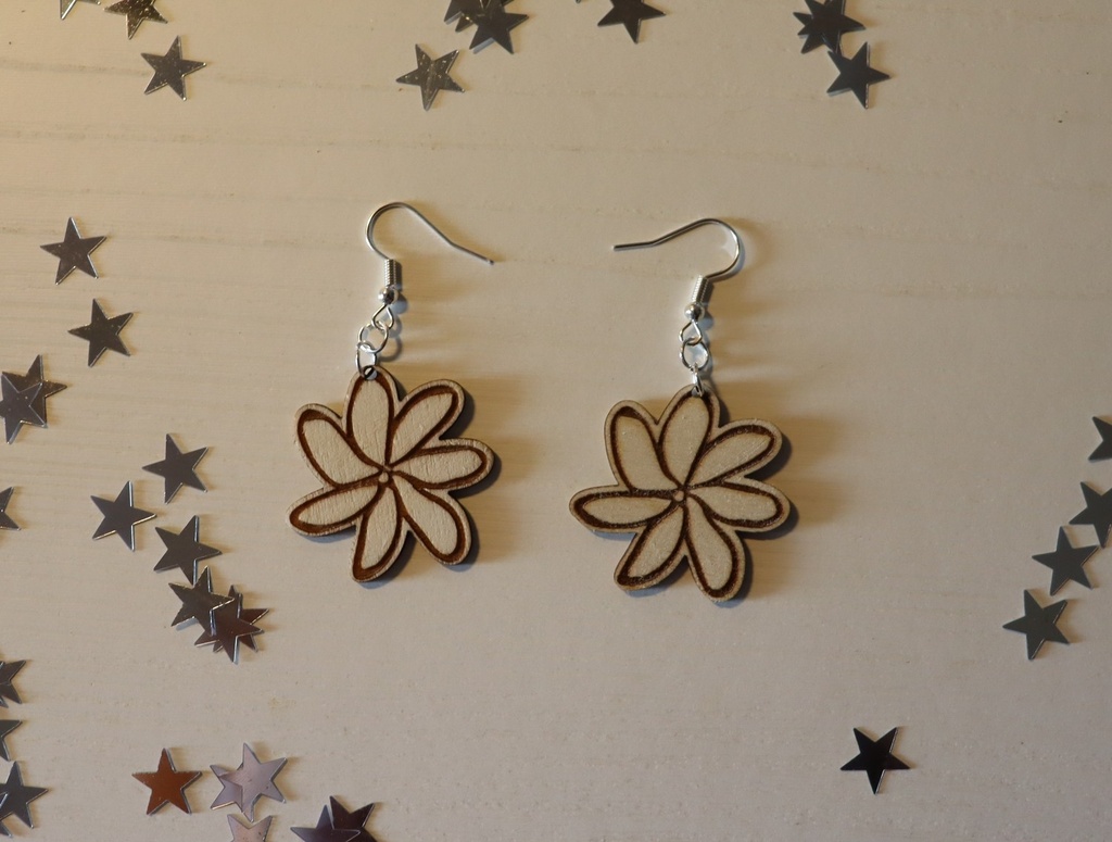 Boucles d'oreilles fleur de tiare bois