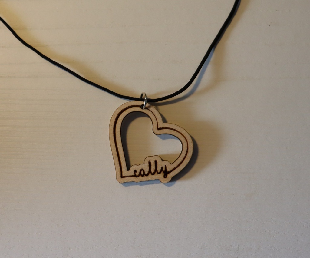 Pendentif coeur prénom personnalisé bois