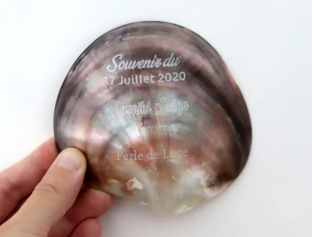 Gravure personnalisée sur nacre