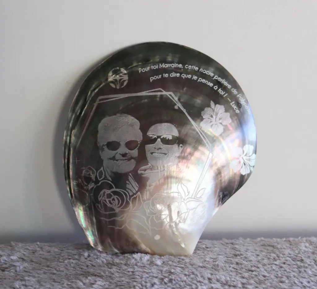 Gravure photo personnalisée sur nacre